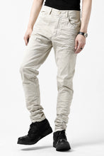 Load image into Gallery viewer, daub ERGONOMIC SKINNY PANTS / DYED STRETCH LIGHT COTTON (SAND)