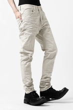 Load image into Gallery viewer, daub ERGONOMIC SKINNY PANTS / DYED STRETCH LIGHT COTTON (SAND)
