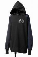 画像をギャラリービューアに読み込む, MASSIMO SABBADIN HOODY wt. HAND DYED VINTAGE DENIM SLEEVE (black)