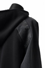 画像をギャラリービューアに読み込む, MASSIMO SABBADIN HOODY wt. HAND DYED VINTAGE DENIM SLEEVE (black)