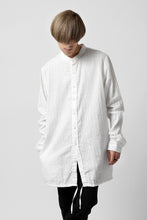 Load image into Gallery viewer, daub STRIPE LONG SHIRT / WASHED SOFT TWILL (WHITE)