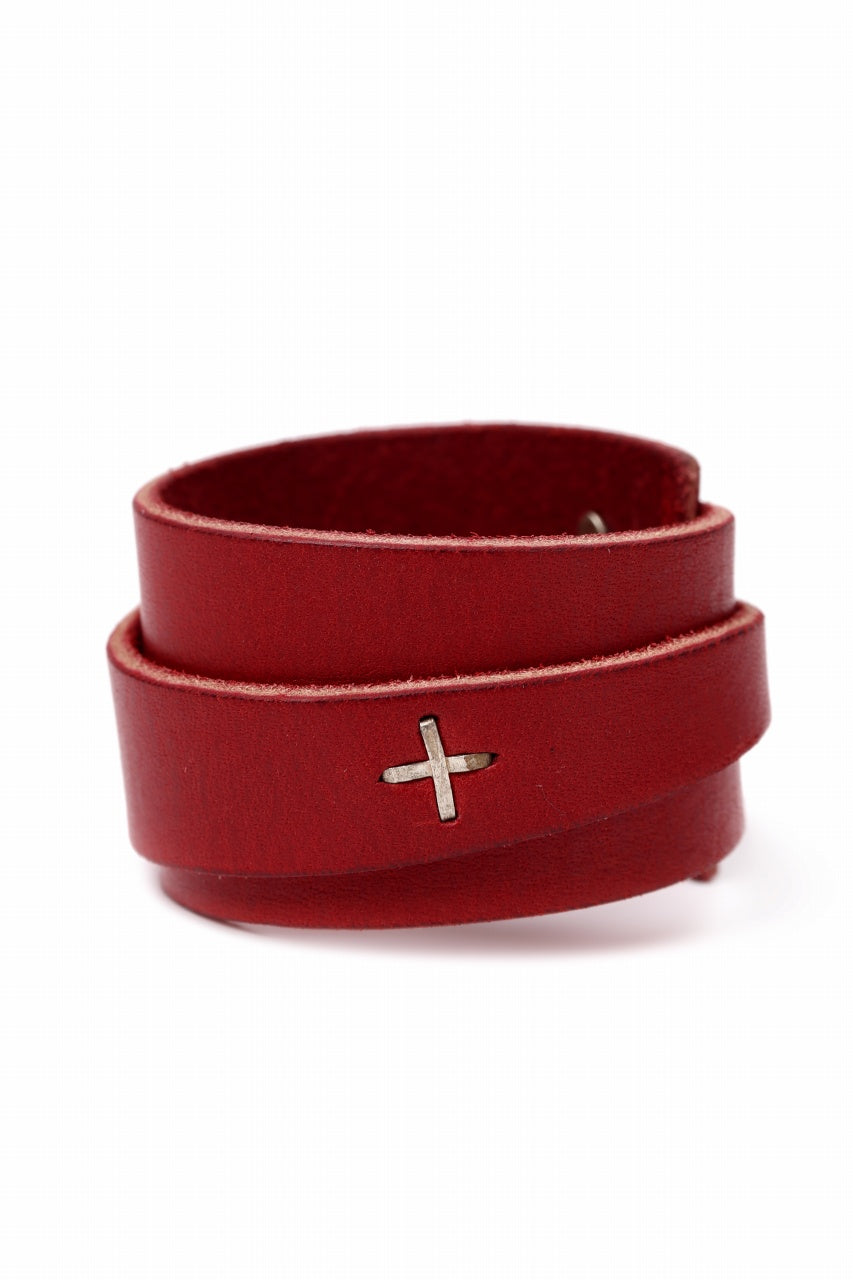 Load image into Gallery viewer, m.a+ croissant wrist band / A-F0K3/GR3,0 (CHILI RED)