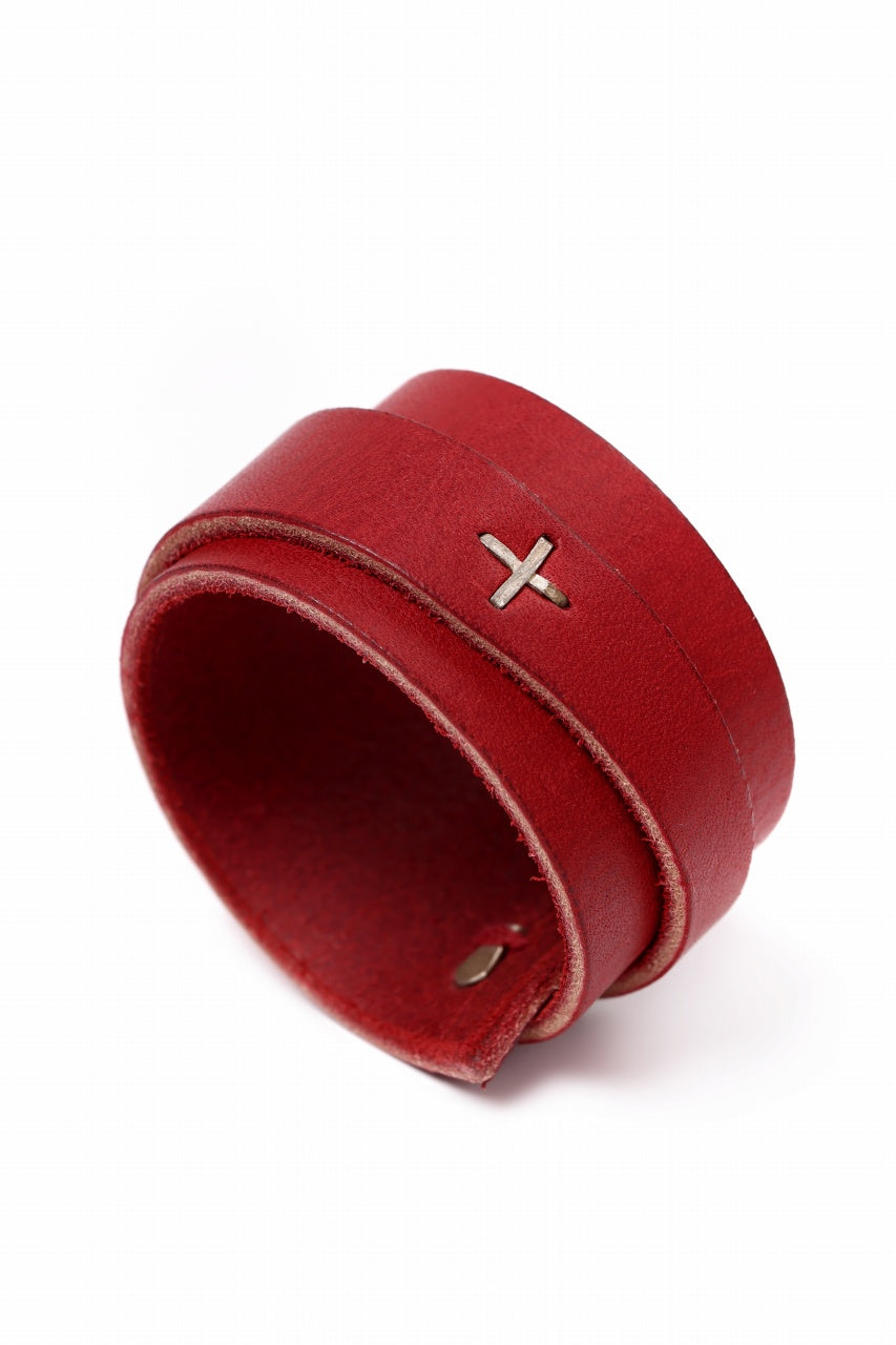 Load image into Gallery viewer, m.a+ croissant wrist band / A-F0K3/GR3,0 (CHILI RED)