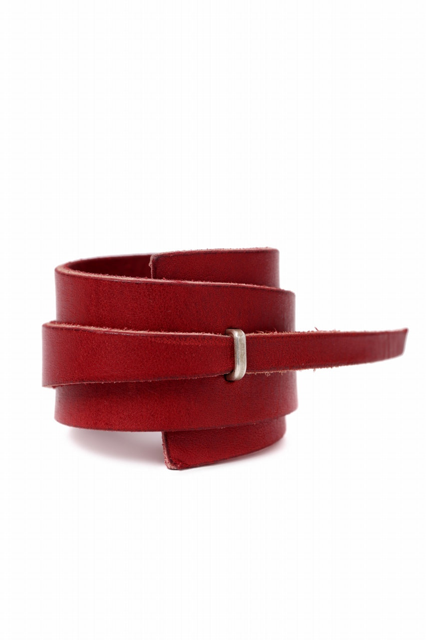 Load image into Gallery viewer, m.a+ croissant wrist band / A-F0K3/GR3,0 (CHILI RED)