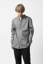 Load image into Gallery viewer, daub LONG SLEEVE SHIRT / COLD DYED COTTON BROAD (GREY)