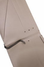 画像をギャラリービューアに読み込む, discord Yohji Yamamoto Money Clip Wallet / Soft Cow Skin Leather (BEIGE)