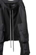 画像をギャラリービューアに読み込む, A.F ARTEFACT MILITARY CARGO SARROUEL PANTS / BOMBER HEAT® + NYLON (BLACK)
