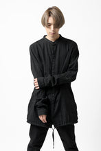Load image into Gallery viewer, daub STRIPE LONG SHIRT / DYED SOFT TWILL (BLACK)