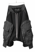 画像をギャラリービューアに読み込む, A.F ARTEFACT MILITARY CARGO SARROUEL SHORTS / BOMBER HEAT® + NYLON (BLACK)
