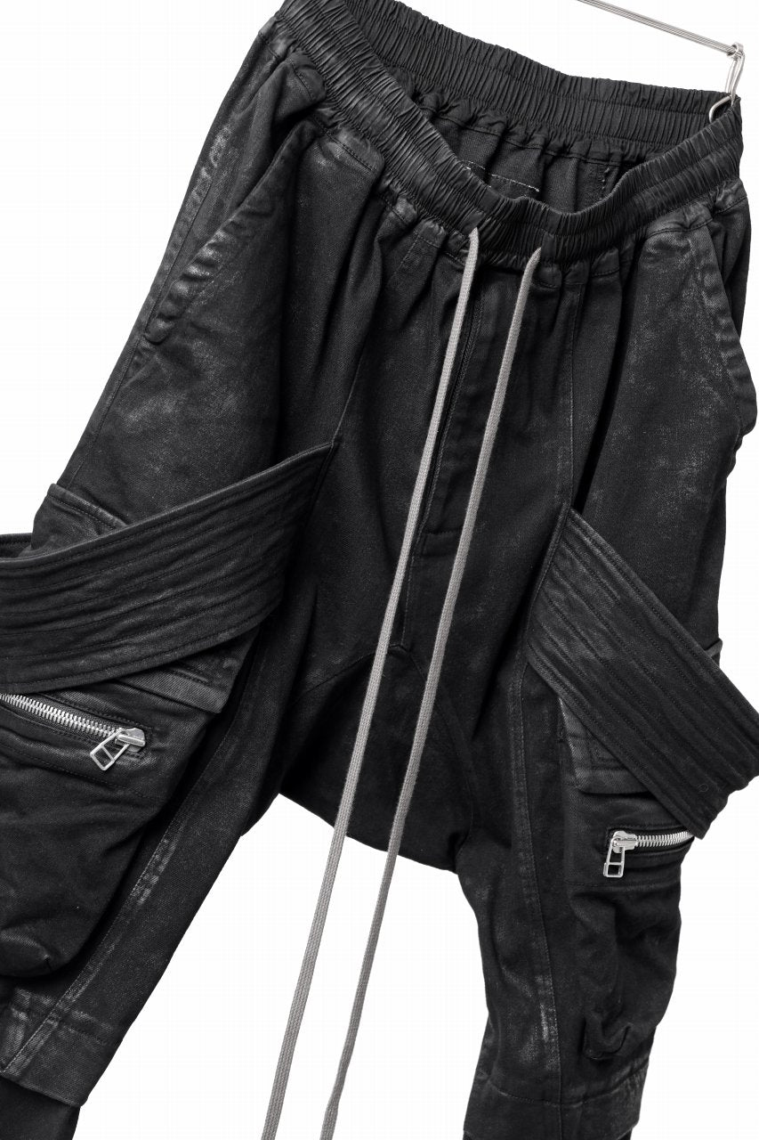 画像をギャラリービューアに読み込む, A.F ARTEFACT COATED FLAP-DETAIL SLIM CARGO PANTS / HI-STRETCH DENIM (BLACK)