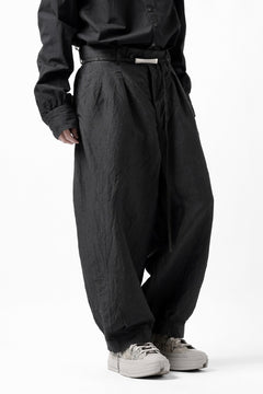 画像をギャラリービューアに読み込む, KLASICA GOSSE TWO TUCKED TROUSERS / SUMMER CHAMBRAY WOOL-LINEN (SHADOW)