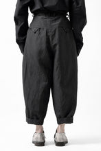 画像をギャラリービューアに読み込む, KLASICA GOSSE TWO TUCKED TROUSERS / SUMMER CHAMBRAY WOOL-LINEN (SHADOW)