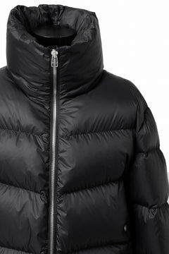 画像をギャラリービューアに読み込む, A.F ARTEFACT HIGH-NECK SHORT DOWN JACKET (BLACK)