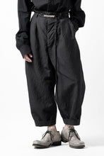 画像をギャラリービューアに読み込む, KLASICA GOSSE TWO TUCKED TROUSERS / SUMMER CHAMBRAY WOOL-LINEN (SHADOW)