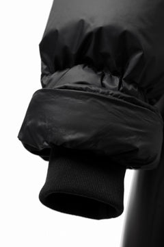 画像をギャラリービューアに読み込む, A.F ARTEFACT HIGH-NECK SHORT DOWN JACKET (BLACK)