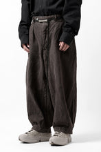 画像をギャラリービューアに読み込む, KLASICA GOSSE TWO TUCKED TROUSERS / GARMENT DYED BROKEN HERRING BONE (CINAMON)