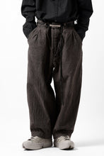 画像をギャラリービューアに読み込む, KLASICA GOSSE TWO TUCKED TROUSERS / GARMENT DYED BROKEN HERRING BONE (CINAMON)
