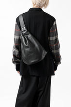 画像をギャラリービューアに読み込む, discord Yohji Yamamoto Y Body Bag M / Soft Shrink Cow Leather (BLACK)