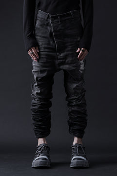 画像をギャラリービューアに読み込む, BORIS BIDJAN SABERI DROP CROTCH SLIM PANTS / STONE WASHED &amp; USED EFFECT &amp; BODY MOLDED &quot;P23-F1603K&quot; (BLACK DENIM)