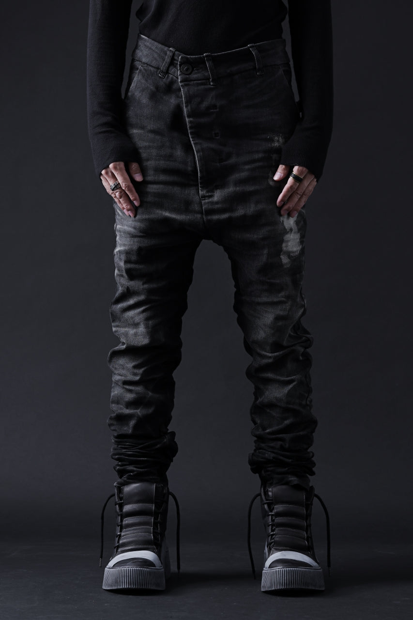 画像をギャラリービューアに読み込む, BORIS BIDJAN SABERI DROP CROTCH SLIM PANTS / STONE WASHED & USED EFFECT & BODY MOLDED "P23-F1603K" (BLACK DENIM)