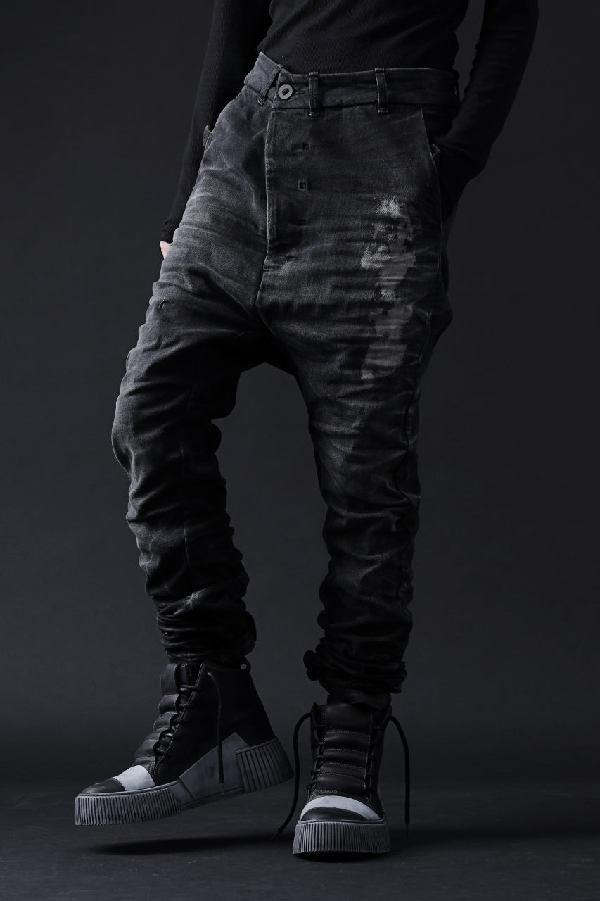 画像をギャラリービューアに読み込む, BORIS BIDJAN SABERI DROP CROTCH SLIM PANTS / STONE WASHED & USED EFFECT & BODY MOLDED "P23-F1603K" (BLACK DENIM)