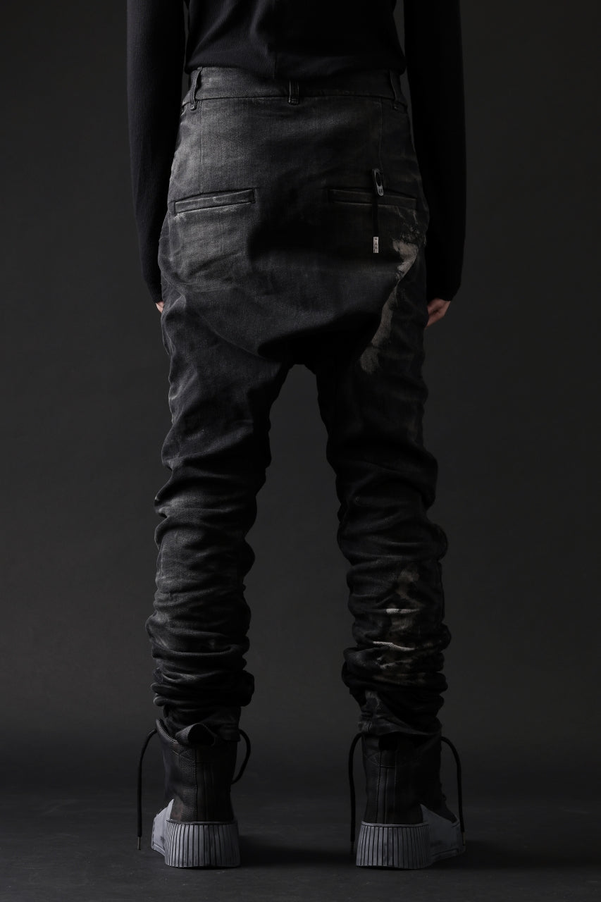 画像をギャラリービューアに読み込む, BORIS BIDJAN SABERI DROP CROTCH SLIM PANTS / STONE WASHED &amp; USED EFFECT &amp; BODY MOLDED &quot;P23-F1603K&quot; (BLACK DENIM)