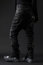 画像をギャラリービューアに読み込む, BORIS BIDJAN SABERI DROP CROTCH SLIM PANTS / STONE WASHED & USED EFFECT & BODY MOLDED "P23-F1603K" (BLACK DENIM)