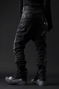 画像をギャラリービューアに読み込む, BORIS BIDJAN SABERI DROP CROTCH SLIM PANTS / STONE WASHED &amp; USED EFFECT &amp; BODY MOLDED &quot;P23-F1603K&quot; (BLACK DENIM)