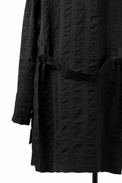 画像をギャラリービューアに読み込む, SOSNOVSKA SQUEEZED STRIPE COAT (BLACK)