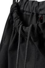 Load image into Gallery viewer, m.a+ 2 vertical pocket elastic waist sarouel / PU521/CE6 (BLACK)