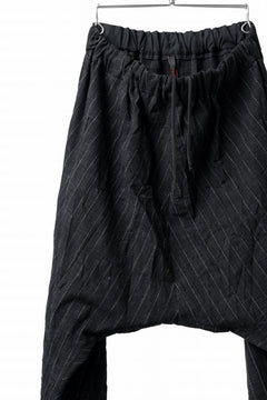 Load image into Gallery viewer, m.a+ 2 vertical pocket elastic waist sarouel / PU521/CWST (BLACK/WHITE)