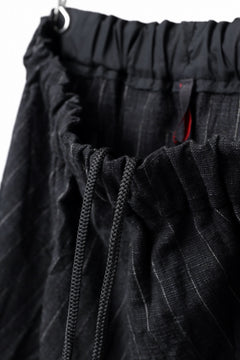 Load image into Gallery viewer, m.a+ 2 vertical pocket elastic waist sarouel / PU521/CWST (BLACK/WHITE)