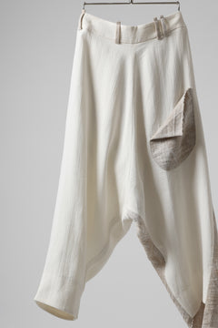 Load image into Gallery viewer, SOSNOVSKA ASYMMETRIC OVERWIDE PANTS (IVORY x BEIGE)