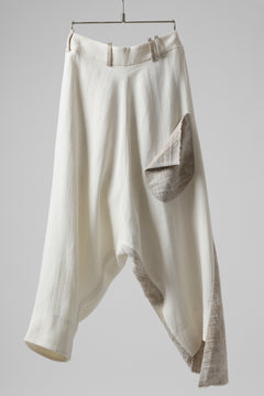 Load image into Gallery viewer, SOSNOVSKA ASYMMETRIC OVERWIDE PANTS (IVORY x BEIGE)