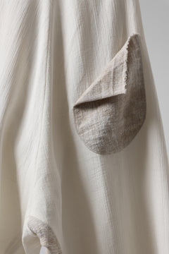 Load image into Gallery viewer, SOSNOVSKA ASYMMETRIC OVERWIDE PANTS (IVORY x BEIGE)