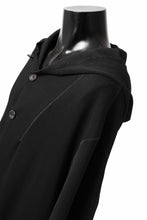 画像をギャラリービューアに読み込む, SOSNOVSKA STITCHED HOODY COAT (BLACK)