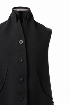 画像をギャラリービューアに読み込む, SOSNOVSKA CLOSED WOOLED VEST (BLACK)