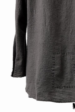 画像をギャラリービューアに読み込む, SOSNOVSKA CRUMPLED EDGES SHIRT (GREY)