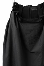 画像をギャラリービューアに読み込む, SOSNOVSKA AMPLE FOLDS SKIRT (BLACK)