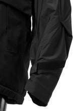 画像をギャラリービューアに読み込む, D-VEC x ALMOSTBLACK HOODED JACKET / GORE-TEX PRODUCT 2L PRIMALOFT SHELL (BLACK)