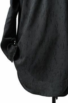 画像をギャラリービューアに読み込む, SOSNOVSKA EXTENDED THREADS SHIRT (BLACK)