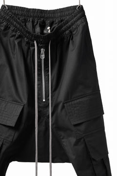Load image into Gallery viewer, A.F ARTEFACT FRONT ZIP CARGO SAROUEL EASY PANTS (BLACK)
