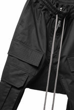 Load image into Gallery viewer, A.F ARTEFACT FRONT ZIP CARGO SAROUEL EASY PANTS (BLACK)