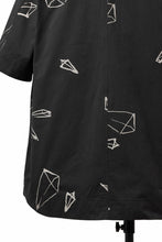 画像をギャラリービューアに読み込む, A.F ARTEFACT PYRA PATTERN PRINT H/S COVER-ALL SHIRT (BLACK)