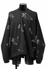 画像をギャラリービューアに読み込む, A.F ARTEFACT PYRA PATTERN PRINT CREW NECK TOPS (BLACK)