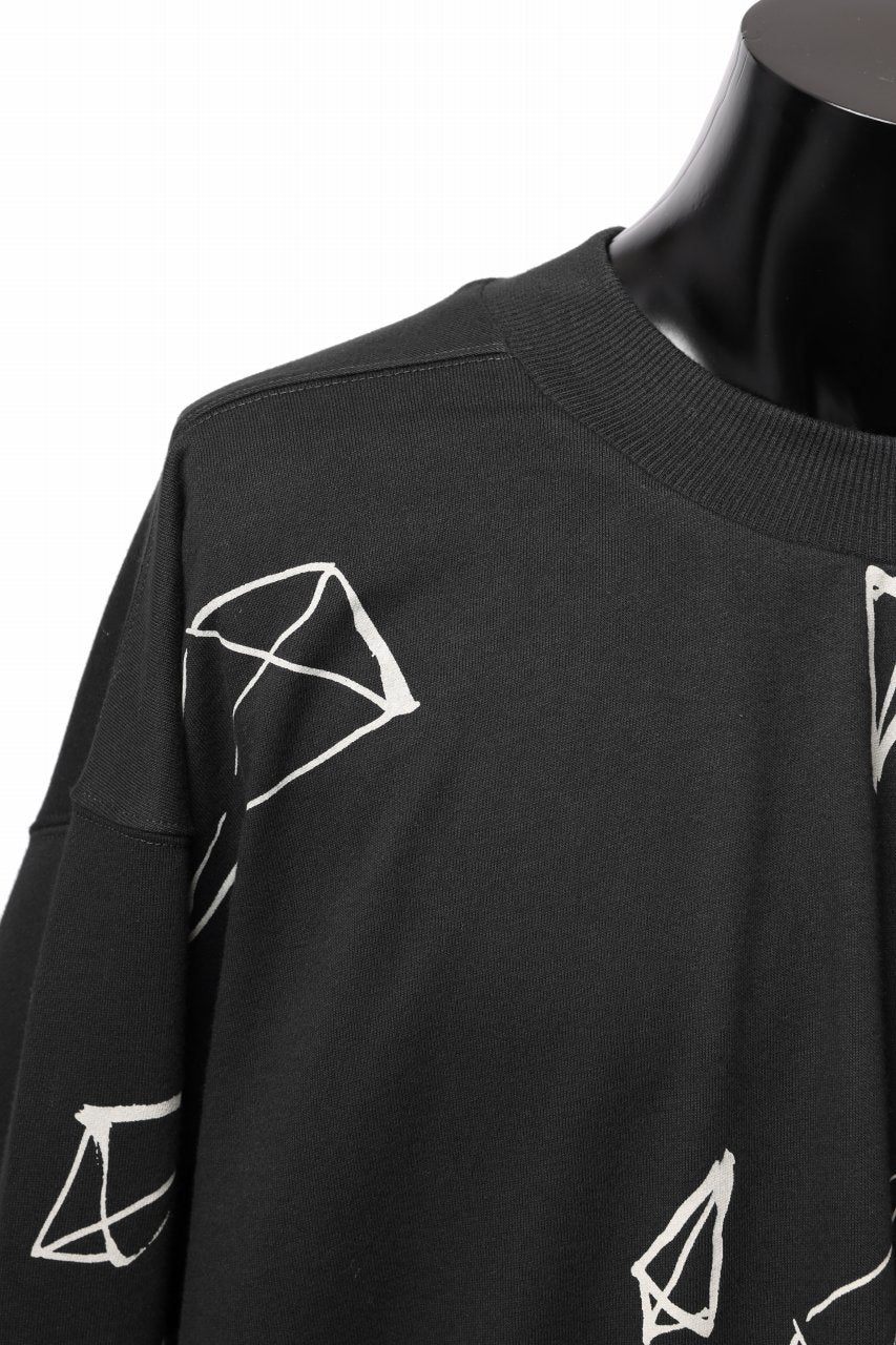 画像をギャラリービューアに読み込む, A.F ARTEFACT PYRA PATTERN PRINT CREW NECK TOPS (BLACK)