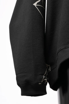 画像をギャラリービューアに読み込む, A.F ARTEFACT PYRA PATTERN PRINT CREW NECK TOPS (BLACK)