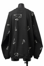 画像をギャラリービューアに読み込む, A.F ARTEFACT PYRA PATTERN PRINT CREW NECK TOPS (BLACK)