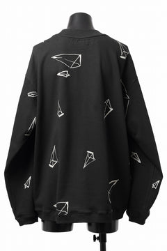 画像をギャラリービューアに読み込む, A.F ARTEFACT PYRA PATTERN PRINT CREW NECK TOPS (BLACK)