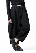 画像をギャラリービューアに読み込む, KLASICA GOSSE TWO TUCKED TROUSERS / LIGHT WEIGHT BLUR STRIPES (INK BLACK)